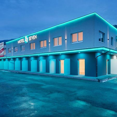 Motel24Seven ブルック・アン・デア・ムーア エクステリア 写真