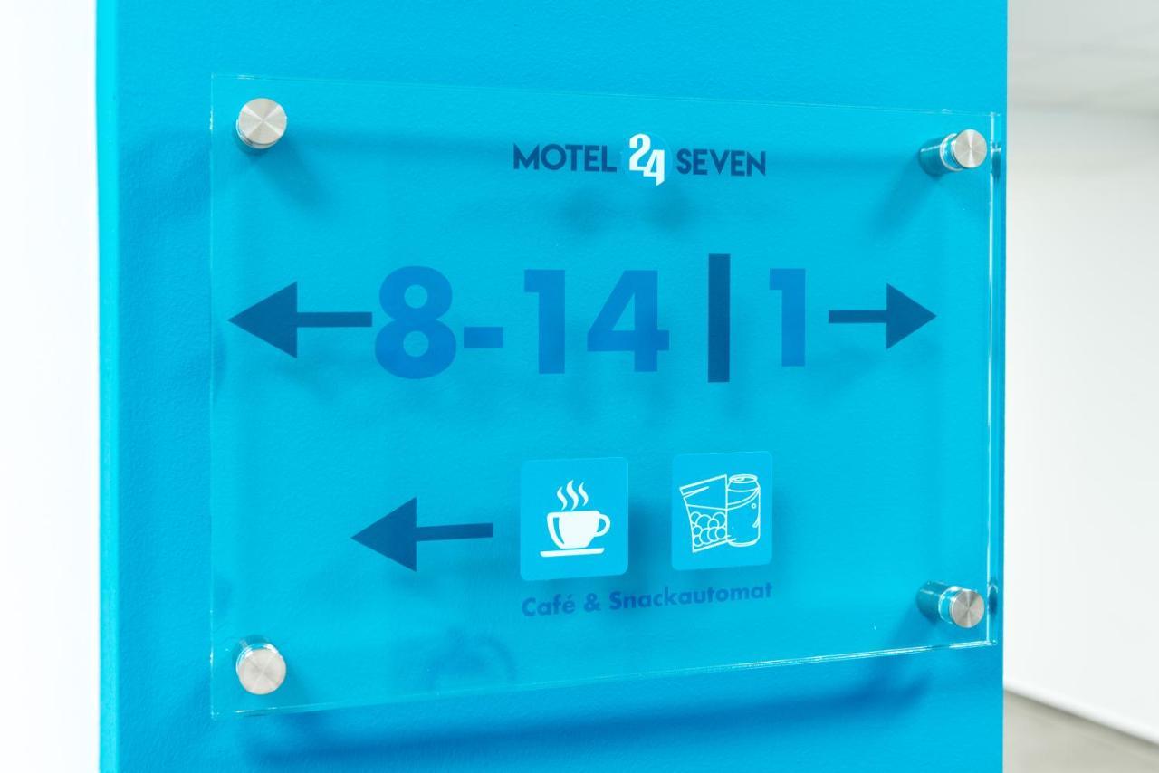 Motel24Seven ブルック・アン・デア・ムーア エクステリア 写真